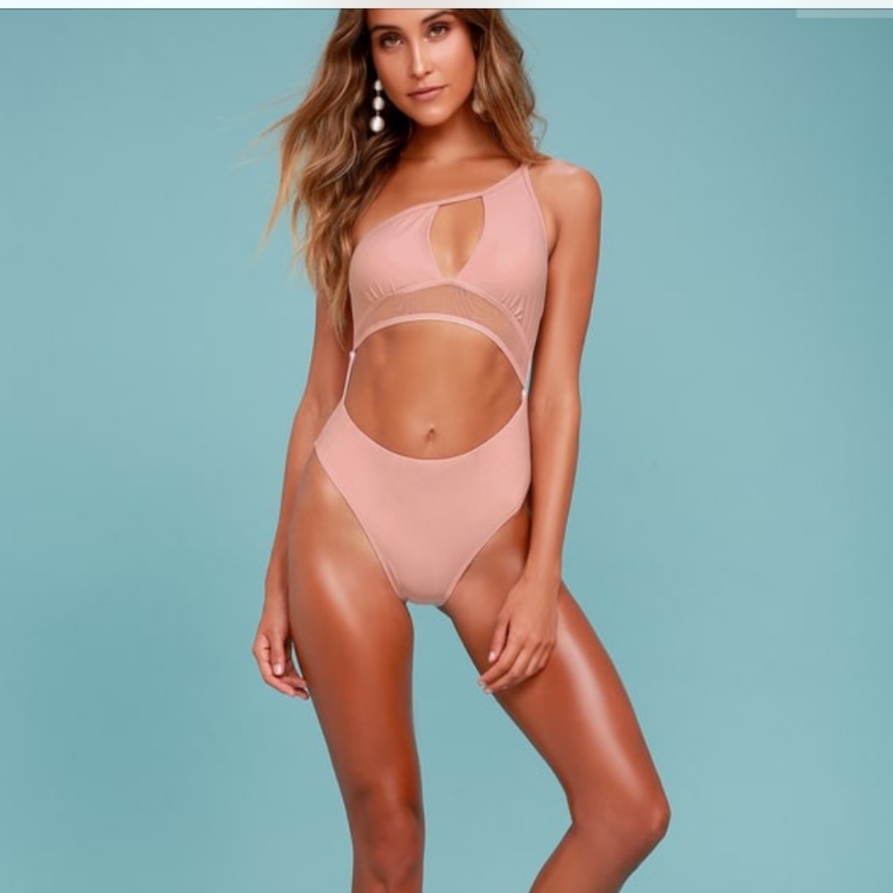 Women’s one piece bathing suit